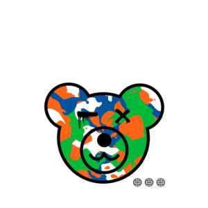 Ilustração de um urso estilizado com cores vibrantes em padrão camuflado, acompanhado do texto "BEAR" em fonte grafite. Ideal para design gráfico e moda urbana.
