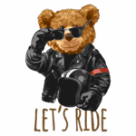 Ursinho estilizado com óculos escuros e jaqueta de couro, segurando um capacete de motocicleta, com a frase "LET'S RIDE" em destaque, representando um espírito aventureiro e ousado.