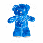 Urso de pelúcia azul com a frase "Have No Fear" ao fundo, simbolizando coragem e superação, acompanhado da mensagem "Courage is a decision". Ideal para transmitir mensagens motivacionais e de apoio emocional.