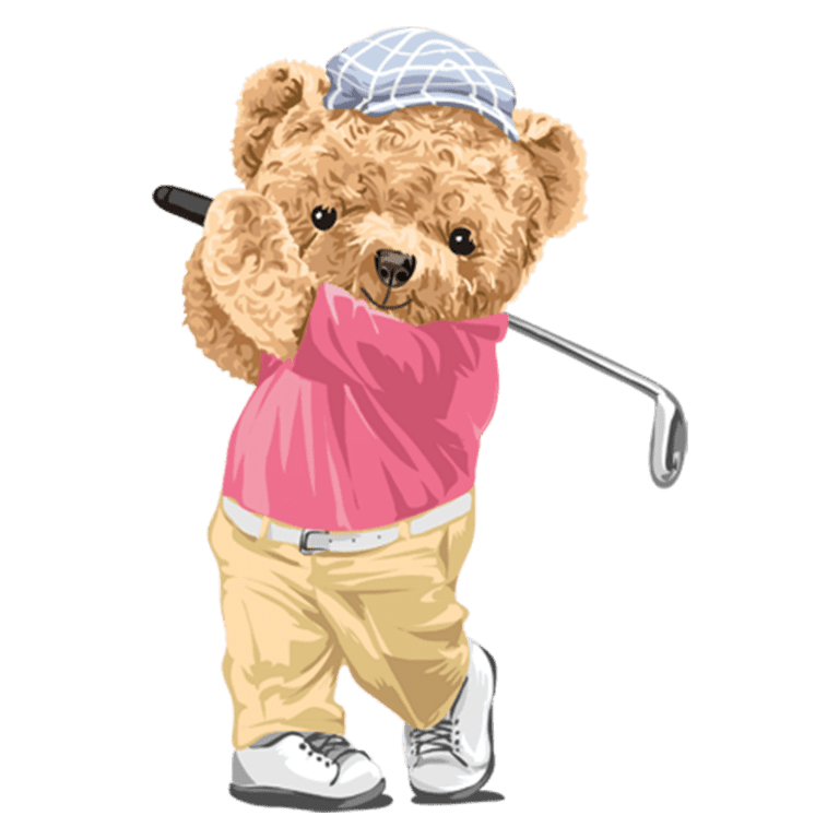 Ursinho de pelúcia jogando golfe, vestido com camisa rosa e calças claras, segurando um taco de golfe na mão.