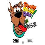Imagem do personagem Scooby-Doo, famoso cão da série animada, com a frase "Scooby Dooby Doo!" e logotipo do Cartoon Network. Scooby apresenta uma expressão divertida, com a língua de fora e um colar azul.
