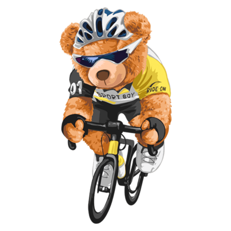 Urso de pelúcia vestido de ciclista, usando óculos de sol e capacete, pedalando em uma bicicleta de competição, promovendo esporte e diversão.