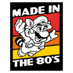 Personagem em estilo vintage, inspirado nos jogos dos anos 80, saltando com alegria. Fundo colorido com listras vermelhas, laranjas e amarelas, acompanhando a frase "MADE IN THE 80’S". Ideal para entusiastas de jogos retro e cultura pop.