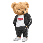 Urso estilizado vestindo roupa esportiva preta com camiseta branca estampada "LOVE YOURSELF", em pé com tênis brancos, representando uma estética moderna e divertida.