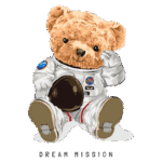 Urso de pelúcia vestido de astronauta, sentado e acenando, com emblemas da NASA e a frase "DREAM MISSION" abaixo. Ilustração colorida e divertida, ideal para temas relacionados a exploração espacial e infância.