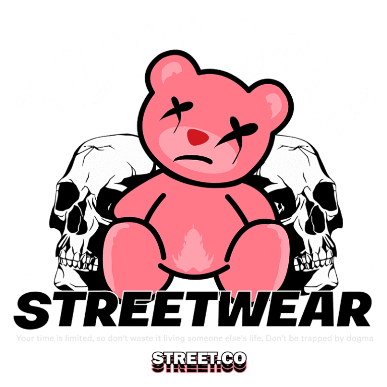 Ilustração de um urso de pelúcia rosa com expressão triste, cercado por crânios, com a frase "Teddy Bear Streetwear". O design reflete um estilo urbano e alternativo, ideal para moda streetwear.