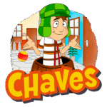 Imagem do personagem Chaves, conhecido pela sua roupa listrada e chapéu verde, saindo de um barril em um cenário de vila. O fundo mostra portas e uma bola, representando a atmosfera da série de TV clássica.