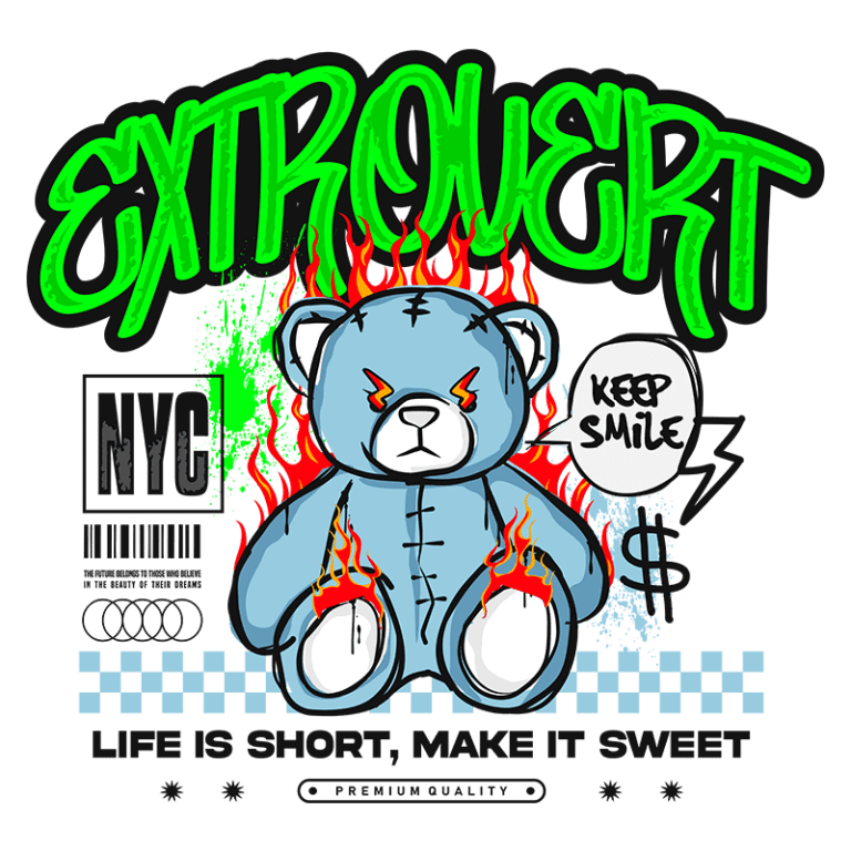 Imagem de um urso de pelúcia estilizado com chamas, com a palavra "EXTROVERT" em verde neon. O design inclui a frase "KEEP SMILE" e elementos gráficos relacionados a Nova York, destacando uma mensagem de positividade e vida curta. Ideal para moda urbana e cultura jovem.