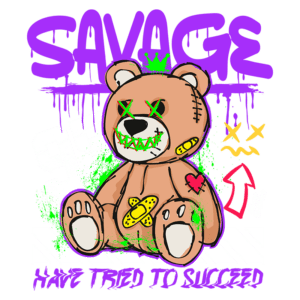 Ursinho estilizado com elementos gráficos vibrantes, incluindo a palavra "SAVAGE", um coração e adesivos, refletindo um design urbano e contemporâneo. Ideal para fãs de arte alternativa e moda streetwear.