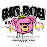 Design gráfico com um urso rosa estilizado usando óculos escuros e uma coroa, acompanhado do texto "BIG BOY" em letras grandes e ousadas. O fundo apresenta elementos gráficos urbanos, como símbolos de diamante e corações, refletindo a cultura streetwear. Ideal para moda urbana e tendências contemporâneas.