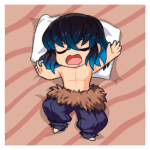 Ilustração de um personagem estilo chibi dormindo em uma cama, com cabelo preto e azul, usando calças largas e uma faixa de pele ao redor da cintura. O personagem tem uma expressão sonolenta e está deitado de costas em um travesseiro, em um fundo com listras suaves.