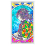 Imagem de um personagem de anime em estilo vitral, com cabelo escuro e vestindo um manto colorido em padrões geométricos. O fundo é azul com detalhes em vitral colorido, destacando a figura que segura uma espada.