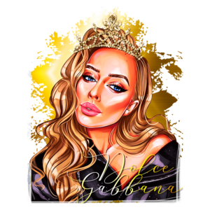 Retrato ilustrado de uma mulher com cabelo longo e ondulado, usando uma coroa brilhante, sobre um fundo amarelo. O nome "Dolce Gabbana" está estilizado em letras cursivas na parte inferior da imagem.