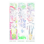 Capa da obra "Batman: Three Jokers" com três versões do Coringa, ilustradas por Geoff Johns, Jason Fabok e Brad Anderson, destacando suas expressões e características marcantes.