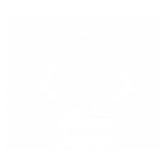 Personagem de desenho animado segurando um cartaz com a palavra "KIONAPPING", posado em uma linha de identificação policial.