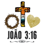 Imagem com uma cruz estilizada, adornada com a figura de um leão, cercada por uma coroa de espinhos e um coração, acompanhada da referência bíblica João 3:16.