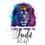 Leão majestoso com uma coroa dourada em meio a um fundo colorido e vibrante, simbolizando força e realeza, com a palavra "Judá" em destaque.
