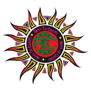Logotipo da banda Alice in Chains, apresentando um design circular com elementos inspirados no sol, cores vibrantes como vermelho, amarelo e verde, e as iniciais "AIC" integradas ao visual.