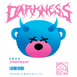 Imagem de um design de moda streetwear para 2023, apresentando um urso estilizado em tons de azul e rosa, com texto em destaque "DARKNESS" e informações sobre qualidade premium.