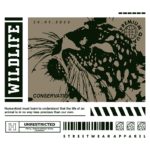 Imagem de uma arte de vestuário streetwear com temática de vida selvagem, destacando a conservação. Inclui a data 20.03.2022 e a frase sobre a importância da vida animal. Elementos gráficos em preto e tons terrosos, com ênfase no design moderno e sustentável.