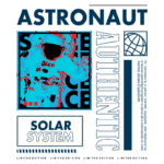 Imagem estilizada de um astronauta em um fundo colorido, com texto que destaca "Astronauta", "Sistema Solar" e "Edição Limitada". O design é moderno e vibrante, representando a exploração espacial.