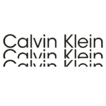 Logotipo da marca Calvin Klein, exibindo a escrita do nome em diferentes estilos tipográficos, destacando a identidade visual moderna e minimalista da marca de moda.