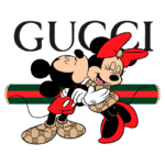 Mickey e Minnie Mouse se abraçando, com roupas inspiradas na Gucci, em um fundo que destaca o logotipo da marca.