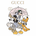 Imagem de personagens da Disney, incluindo Mickey Mouse, Pato Donald, Pluto e Pateta, sob um guarda-chuva, com o logo da Gucci em destaque. Ilustração que combina moda de luxo e cultura pop.