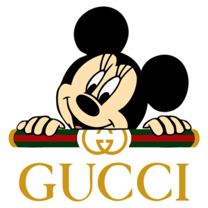 Imagem do mascote Mickey Mouse segurando a barra da logomarca Gucci, com foco no estilo fashion e na cultura pop. Ideal para produtos de moda, colaborações de marcas ou conteúdo sobre tendências de lifestyle.