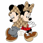 Desenho animado de Mickey e Minnie Mouse vestindo roupas com estampa da Gucci, em uma pose divertida. Mickey usa um moletom e calças com o logotipo da marca, enquanto Minnie exibe um lenço na cabeça e uma blusa quadriculada. Fundo verde destaca os personagens icônicos.