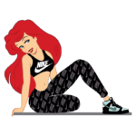 Ilustração de personagem feminino com cabelo vermelho usando top preto da Nike, leggings com estampa da marca e tênis estilizados, posando de forma descontraída em fundo verde.