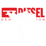 Logotipo da Diesel Denomination com um desenho estilizado de um cão feroz, expressando agressividade e força, destacando-se em branco, sobre um fundo vermelho.