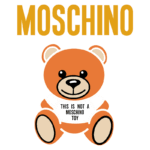 Mascote da Moschino, urso de pelúcia laranja com camiseta branca escrito "THIS IS NOT A MOSCHINO TOY". Design icônico e divertido da marca, popular na moda.