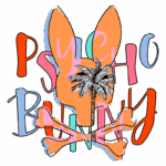Ilustração colorida com a palavra "Psycho Bunny" destacada, acompanhada por uma cabeça de coelho com orelhas grandes e uma palmeira ao centro, além de elementos gráficos como ossos cruzados, transmitindo uma estética divertida e tropical.