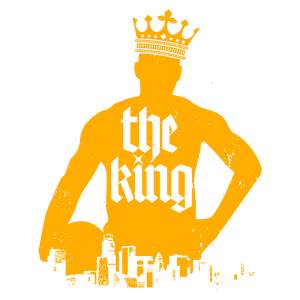 Silhueta de um jogador de basquete com a inscrição "the king" e uma coroa acima, em um fundo que representa a silhueta de uma cidade. Ideal para ilustrar temas relacionados a basquete e cultura pop.