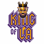 Imagem de ilustração do jogador de basquete LeBron James, com uma coroa, destacando o texto "KING of LA" em cores roxa e dourada, representando sua influência na equipe Los Angeles Lakers.
