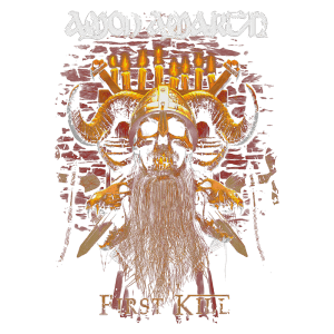Capa do álbum "First Kill" da banda Amon Amarth, exibindo uma arte com um crânio usando um capacete viking, impressionantes chifres e uma longa barba. O fundo é decorado com elementos relacionados à temática nórdica, incluindo espadas e velas.