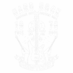 Design vintage de camiseta representando o Hard Rock em Nova Iorque, com uma guitarra central, duas caveiras e textos destacando "NEW YORK CITY CONCERT HALL 1976 FREE SOUL". Ideal para fãs de rock e música clássica.