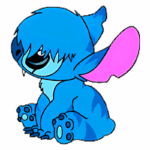 Ilustração do Stitch sentado e com expressão amigável. O personagem possui uma pelagem azul e detalhes em rosa nas orelhas. Ideal para temas de criatividade e design.