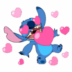 Personagem Stitch do filme Lilo & Stitch, expressando amor com olhos de coração e segurando um grande coração rosa, cercado por pequenos corações, em fundo verde.