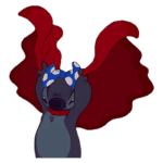 Stitch segurando duas capas vermelhas, usando um lenço azul com bolinhas brancas, com expressão animada.