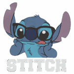 Personagem Stitch de Lilo & Stitch, usando óculos grandes e fazendo uma expressão divertida, com a palavra "STITCH" em destaque abaixo.